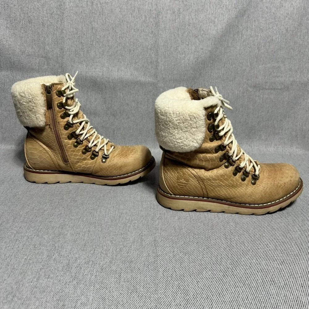 Royal Canadian Womens Leather Embossed Scales Winter Boots Tan 7.5